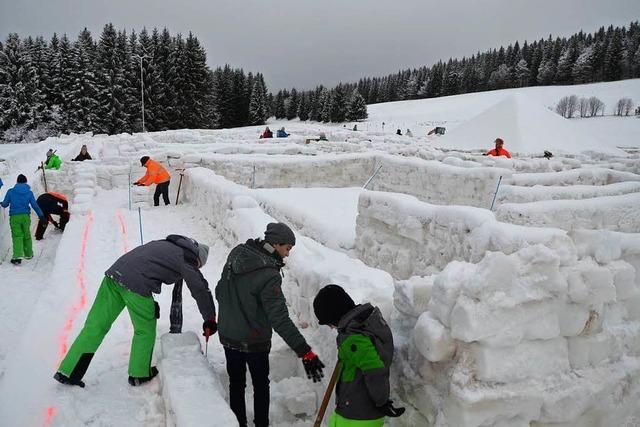 Das Schneelabyrinth in Bernau ist ein Irrgarten in Wei