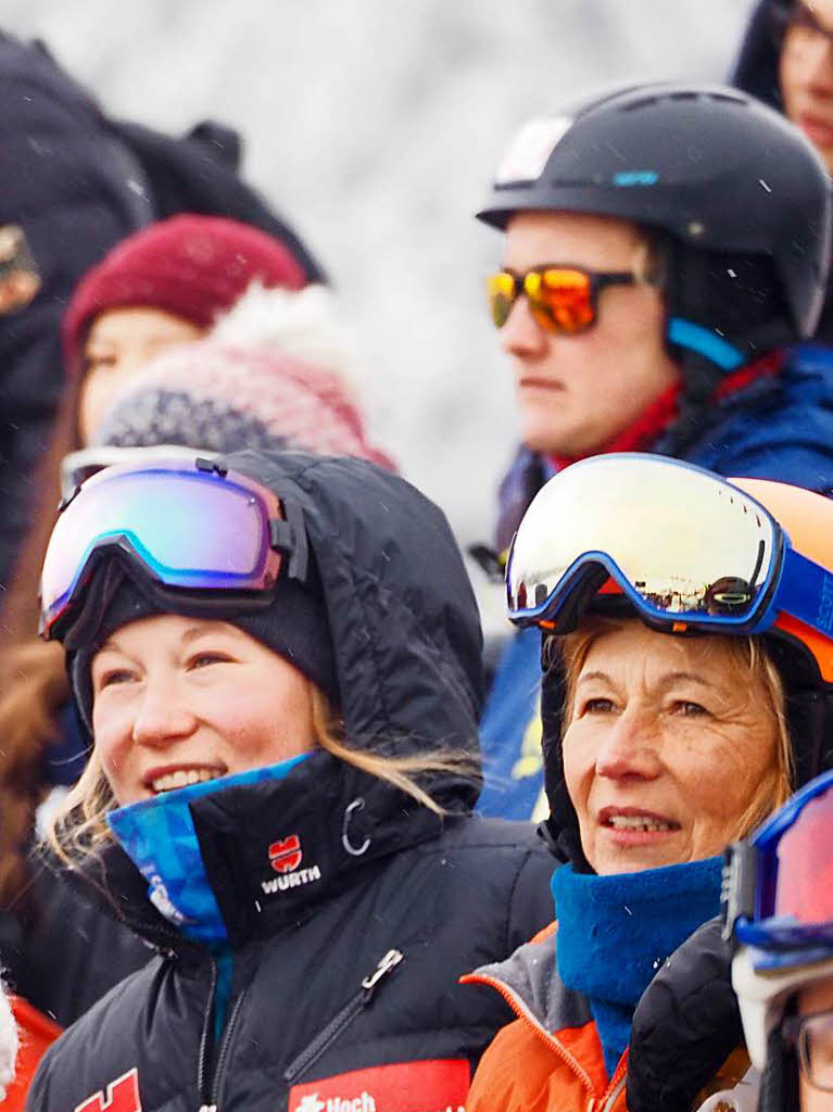 Die Snowboardcrosserin Jana Fischer (links) und ihre Mutter Freya schauen zu – Jana Fischer (SC Lffingen) hatte die Qualifikation nicht geschafft.