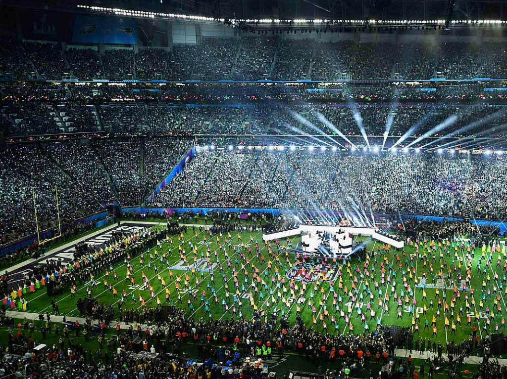 Vor mehr als 70.000 Zuschauern im Bank Stadium und einem Millionenpublikum an den Bildschirmen stand der 37-Jhrige beim Endspiel der Football-Teams New England Patriots und den Philadelphia Eagles fast 14 Minuten im Rampenlicht.