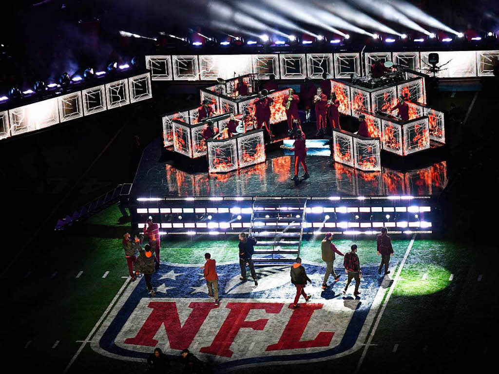 Der Super Bowl ist das grte US-Sportereignis schlechthin und zugleich ein gigantisches Star- und Werbespektakel.