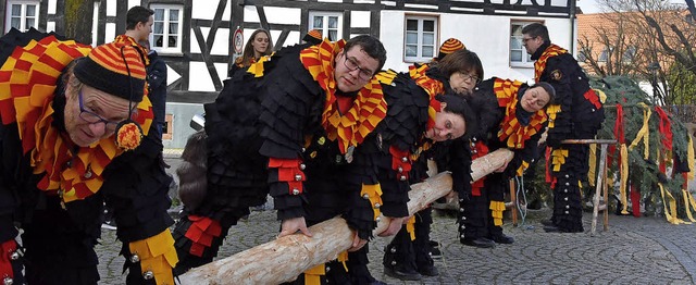 In Vrstetten ist der Narrenbaum am So...den Schmutzigen Dunschdig ausgesucht.   | Foto: Andrea Steinhart