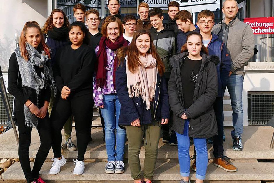 Klasse 8 des Schulzentrums aus Freiamt mit ihrem Lehrer Thomas Lais. (Foto: Selina Junghäni) Klasse 8 des Schulzentrums aus Freiamt mit ihrem Lehrer Thomas Lais. (Foto: Selina Junghäni)