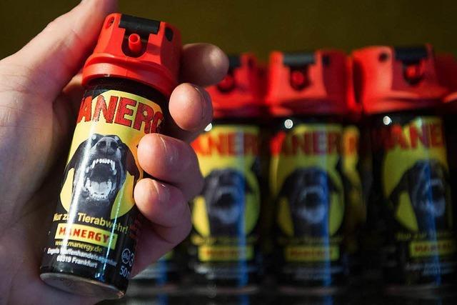 Jugendliche sprhten in Merk-Galerie mit Pfefferspray