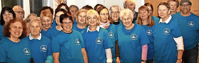 Die Ehrenamtlichen der Gundelfinger Na...schaftshilfe in ihren neuen T-Shirts.   | Foto: Andrea Steinhart