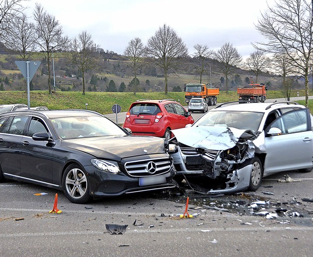 Der Unfallschwerpunkt an der Kreuzung ...zubringer/B3 soll entschrft werden.    | Foto: Lauber