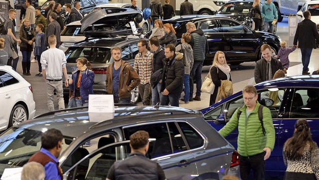 Bei der &#8222;Automobil&#8220; im ver...ahr kam eine Rekordzahl von Besuchern.  | Foto: Rita Eggstein