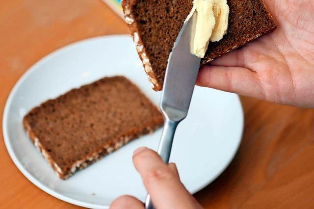 Trken sollen nicht mehr mit der linken Hand schneiden oder lffeln