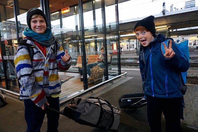 Noch in Deutschland: Lion (links) und Levi am Bahnhof in Mulhouse.   | Foto: Jrgen Uhl