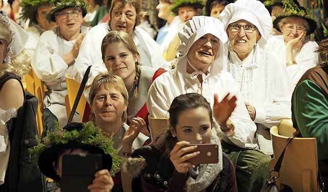 Groen Applaus gibt&#8217;s fr die einzelnen Programmpunkte.  | Foto: Susanne Gilg