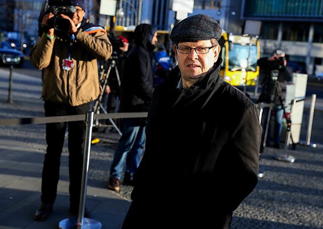 Ralf Stegner, stellvertretenden SPD-Vo... kommt zu den Koalitionsverhandlungen.  | Foto: dpa