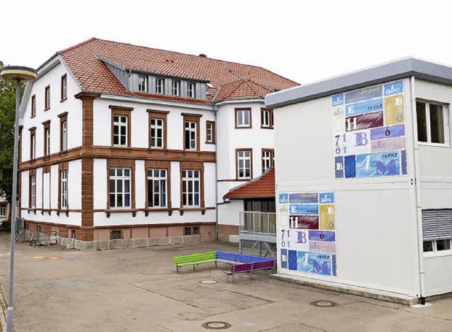 Weiter in der Warteschleife: Die Hellbergschule im Stadtteil Brombach.  | Foto: Aaron Hohenfeld