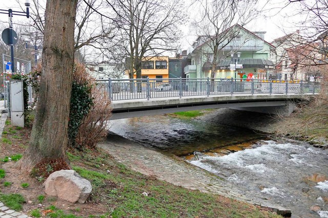 Die gesperrte Brcke in Bad Krozingen  | Foto: Hans-Peter Mller