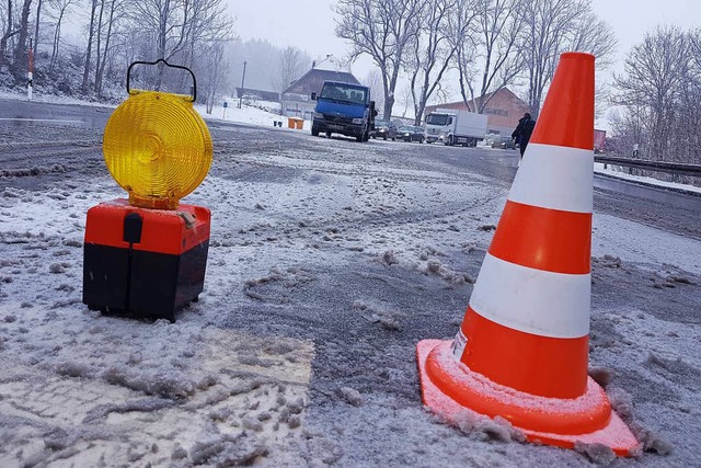 Auf der B 31 kam es zu einem Unfall mit einem Lastwagen. 