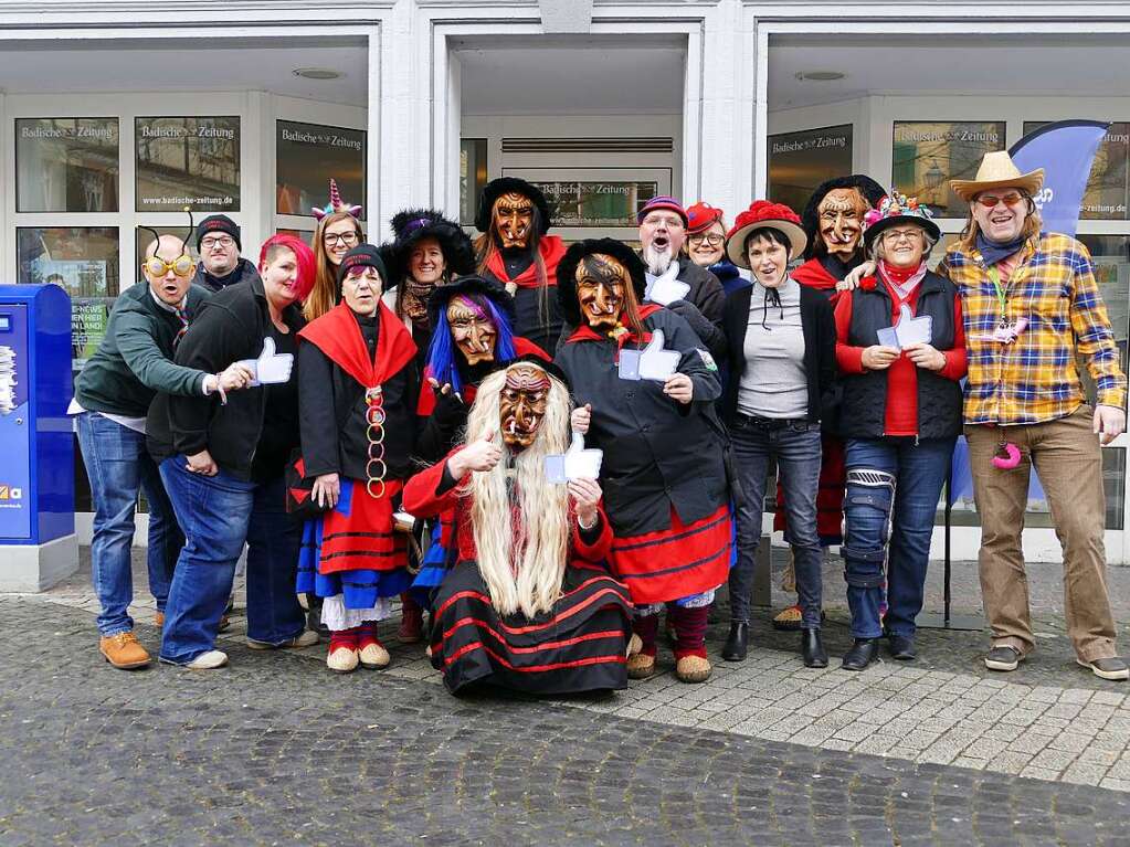 Die Galgenberghexen zu Besuch in der BZ-Redaktion in Lahr