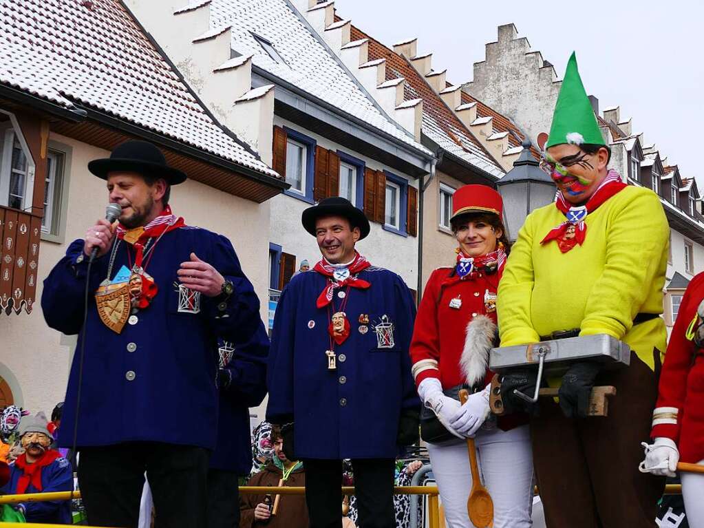 Der Brgermeister als Zwerg vom Reichberg in Handschellen