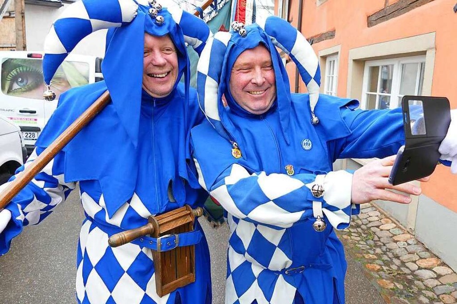 Auch Narren wollen Selfies (Foto: Hans-Peter Müller) Auch Narren wollen Selfies (Foto: Hans-Peter Müller)