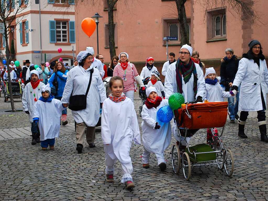 Erster Kinder-Hemdglunkerumzug am spten Nachmittag des „Schmudo“.