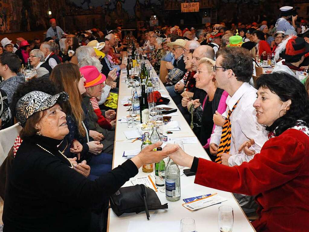 Es ging hoch her in der Belchenhalle: Die Staufener Schelmen sorgten ber vier Stunden lang fr gute Laune, viele Lacher und viel Bewegung bei Tnzen und Schunkelrunden.