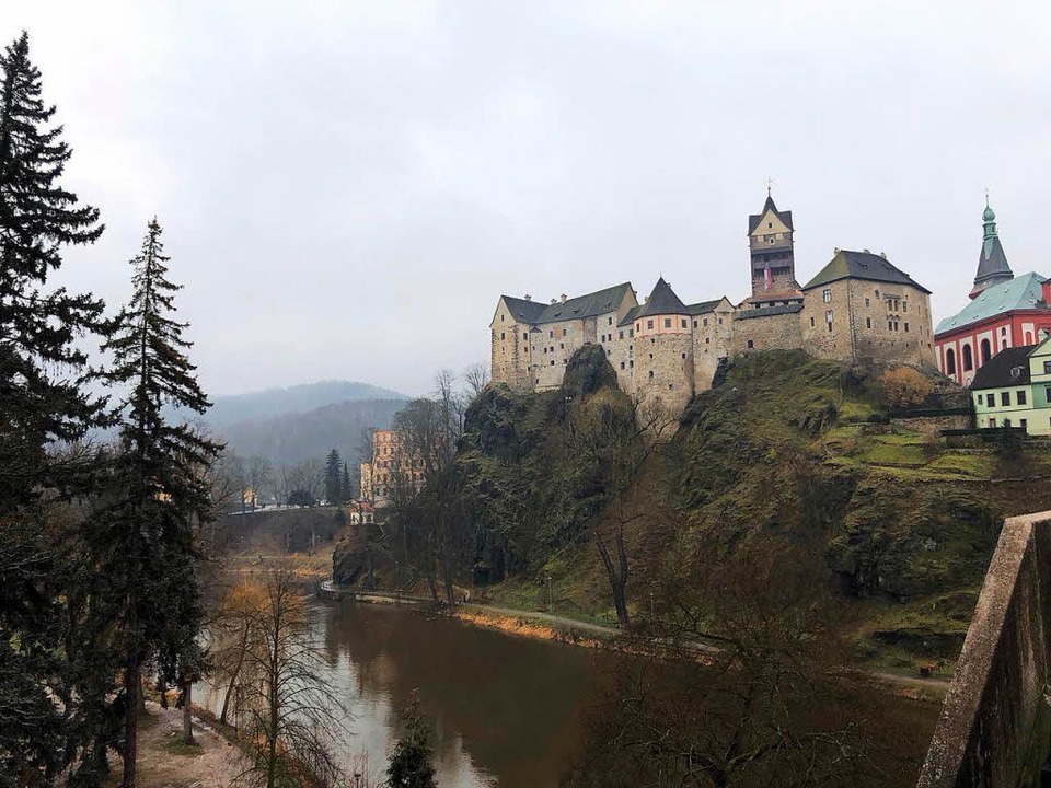 Eine Burg im kleinen Ort Loket  | Foto: Theresa Ogando