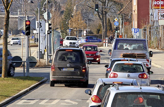 Stehen die Ampeln fr das Verkehrskonz...iden, ob noch einmal diskutiert wird.   | Foto: Gnter Vollmer