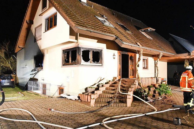 In Merdingen brannte am Freitagabend ein Haus.  | Foto: Manfred Frietsch