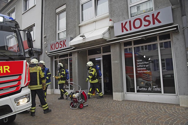 Bei einem nchtlichen Schwelbrand wurd...m Kiosk in der Werderstrae zerstrt.   | Foto:  Volker Mnch