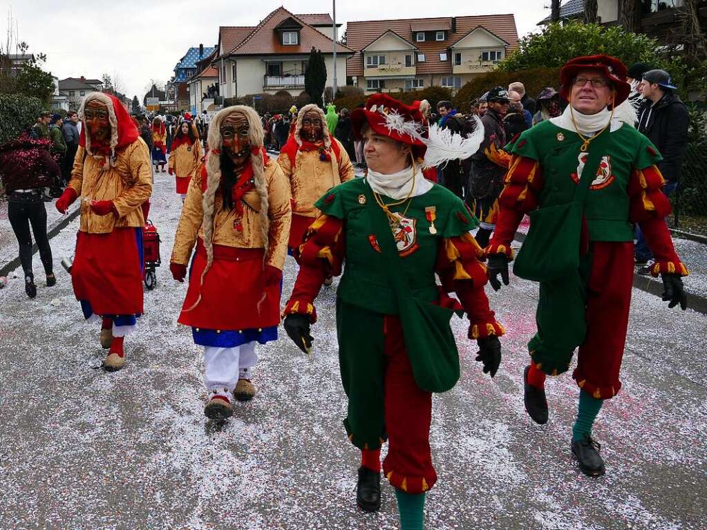 Tolle Stimmung mit 65 Zugnummern, tausenden Hstrgern und Besuchern: Der Bad Krozinger  Fasnachtsumzug war  ein voller Erfolg – auch wenn die Zugstrecke , wegen der einsturzgefhrdeten Brcke in der Innenstadt ganz neu war.