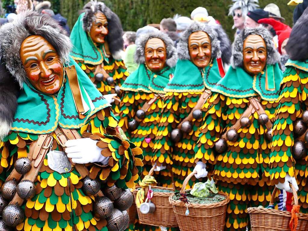 ber 50 Umzugsteilnehmer sorgten beim Fasnetumzug in Buchenbach fr ein buntes Bild. Auch die Zuschauer selbst waren zumeist verkleidet.