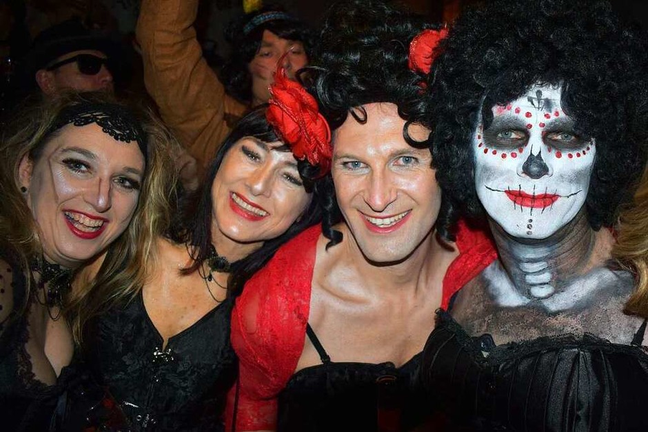 Zum Lachen und Tanzen in zehn Kellern der Offenburger Altstadt. Am besten besucht waren Hexenkuchi und Althistorischer Narrenkeller. Zum Lachen und Tanzen in zehn Kellern der Offenburger Altstadt. Am besten besucht waren Hexenkuchi und Althistorischer Narrenkeller.