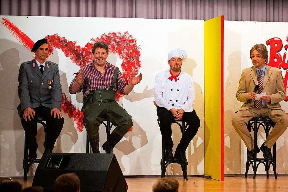Wer soll der neue Bürgermeister sein? Ein Soldat, ein Fischzüchter oder ein Pizzabäcker? Der „Alte“ (Reinhard Feser, rechts) sollte den Nchfolger wählen. (Foto: WolfgangScheu) Wer soll der neue Bürgermeister sein? Ein Soldat, ein Fischzüchter oder ein Pizzabäcker? Der „Alte“ (Reinhard Feser, rechts) sollte den Nchfolger wählen. (Foto: WolfgangScheu)