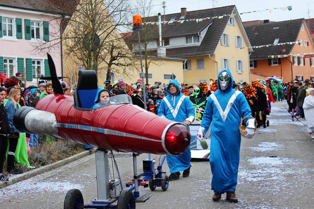 Besuch von einer Partnergemeinde aus dem Weltall brachte der Zeltclub mit.  | Foto: Mario Schneberg