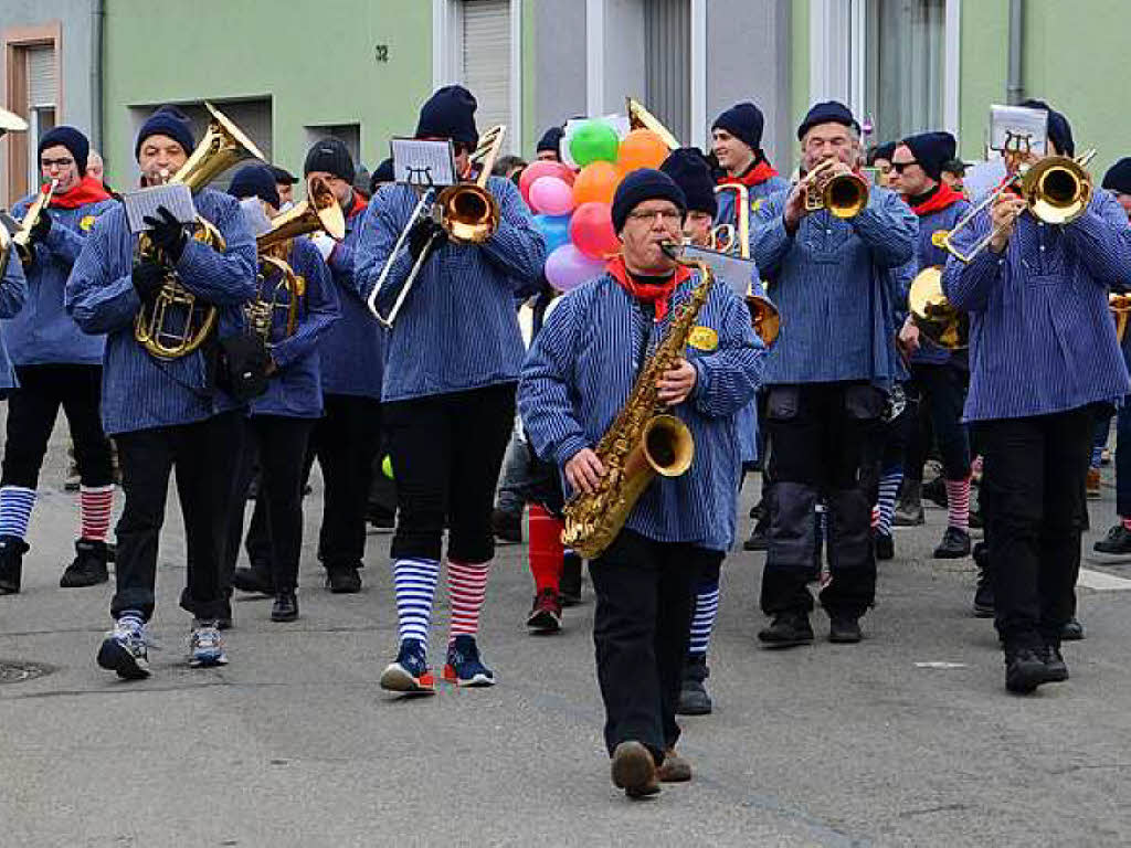 Umzug in Sasbach: Der Musikverein fhrte den Fasnetsumzug am Sonntag an.