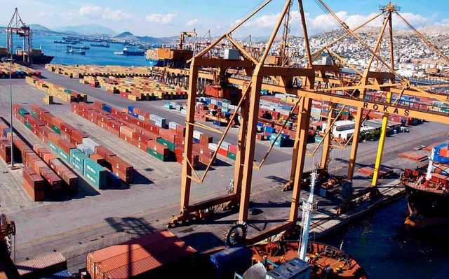 Containerterminal im Hafen von Pius  | Foto: epa ANA Giorgos Christakis