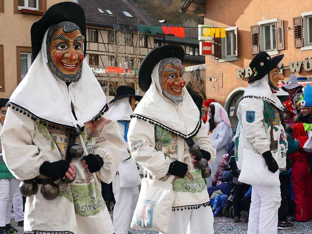 Hoch her ging es beim Umzug in Sthlingen. Es wurde auch jede Menge Musik gemacht.