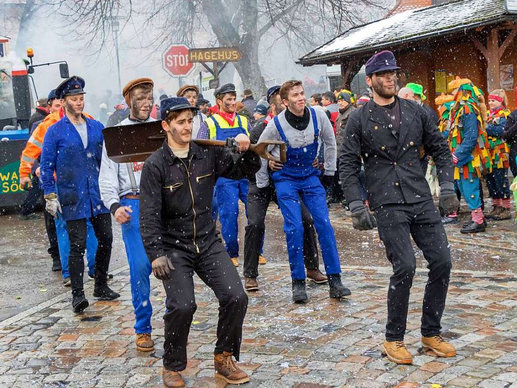 Buntes Narrentreiben herrschte beim Fasnachtsumzug in Grafenhausen.