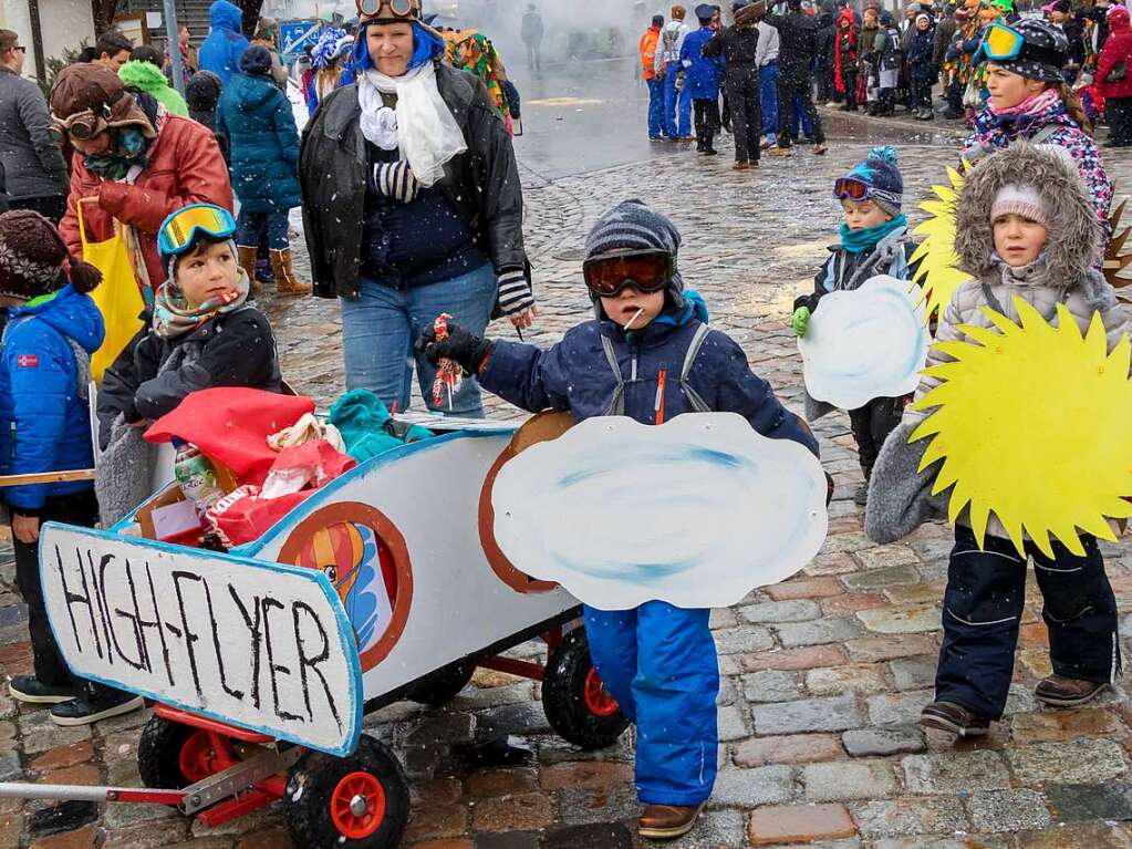 Buntes Narrentreiben herrschte beim Fasnachtsumzug in Grafenhausen.