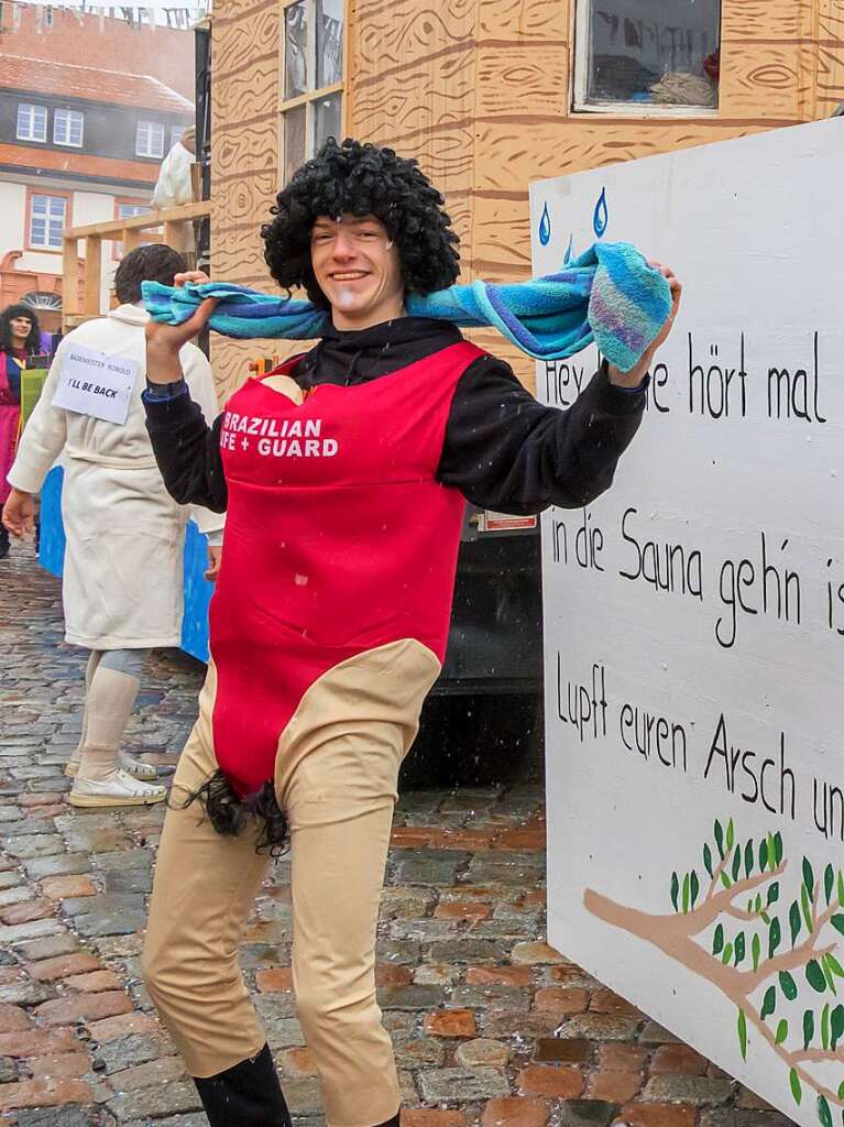 Buntes Narrentreiben herrschte beim Fasnachtsumzug in Grafenhausen.