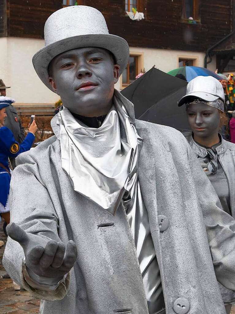 Buntes Narrentreiben herrschte beim Fasnachtsumzug in Grafenhausen.