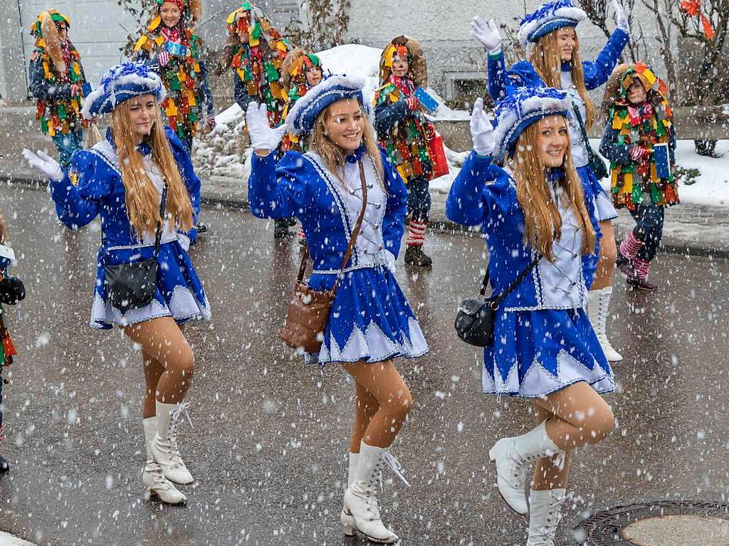 Buntes Narrentreiben herrschte beim Fasnachtsumzug in Grafenhausen.