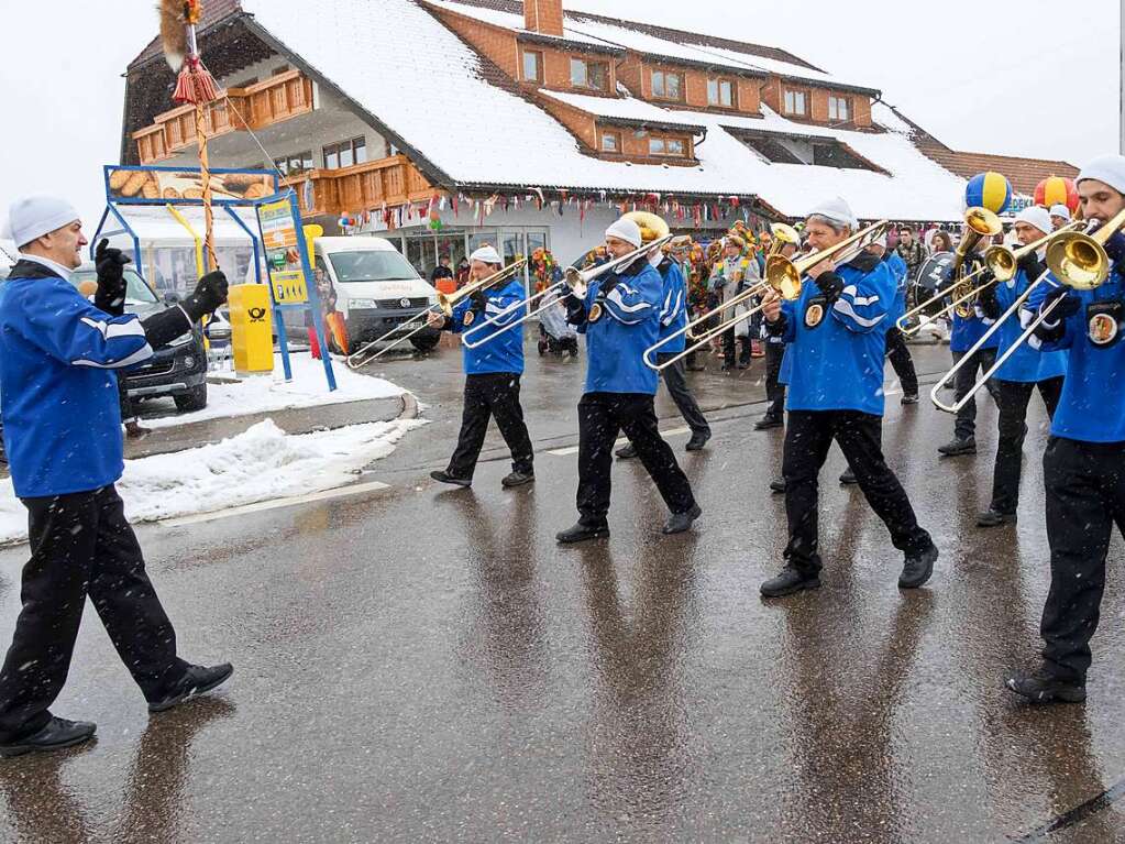 Buntes Narrentreiben herrschte beim Fasnachtsumzug in Grafenhausen.