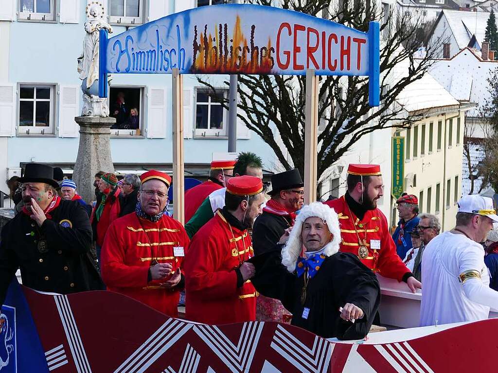 Die Narren trieben’s bunt beim Fasnet-Umzug durch Bonndorf.