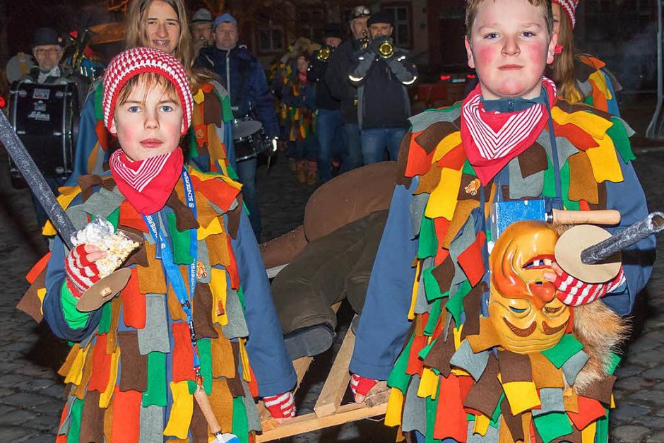 Die Fasnet wurde traditionell zu Grabe getragen. (Foto: Wilfried Dieckmann) Die Fasnet wurde traditionell zu Grabe getragen. (Foto: Wilfried Dieckmann)