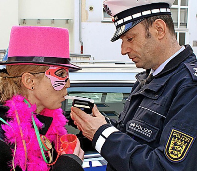 Alkoholkontrolle an Fasnet   | Foto: Dpa