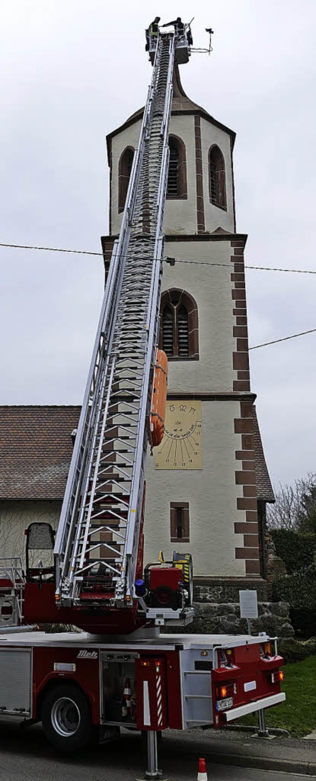 Reinigungsarbeiten in schwindelnder Hhe   | Foto: Hans Peter Rieder