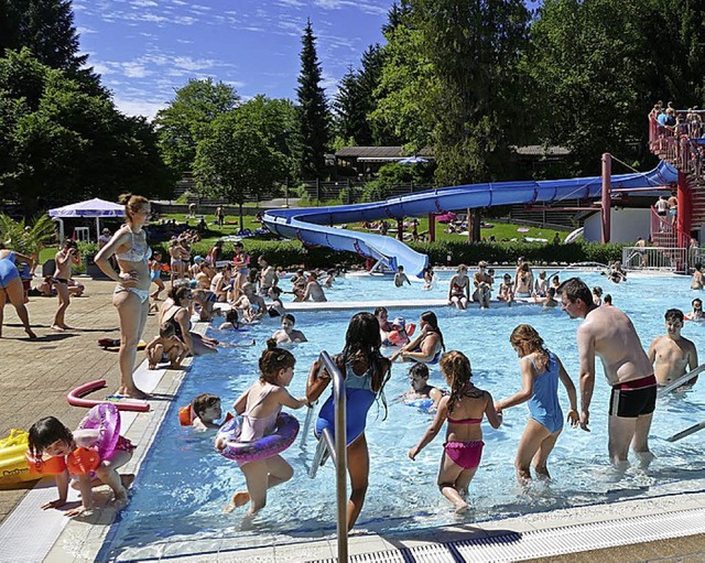 Kostengnstig ins Freibad, das macht der Rabatt beim Vorverkauf mglich.  | Foto: MAIER