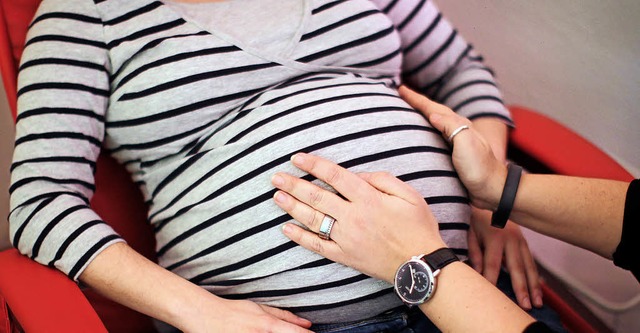 Wie bereitet man sich auf eine Geburt ...ationalen Geburtsvorbereitungskurses.   | Foto: Symbolfoto: DPA