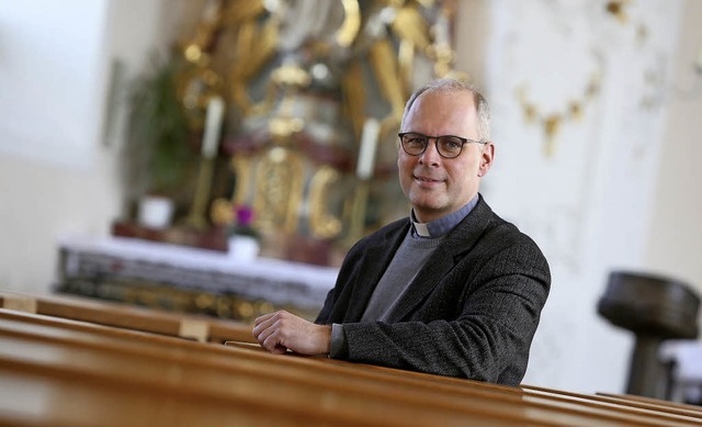 Pfarrer Johannes Mette in der Heilig Geist Kirche in Dinglingen  | Foto: CHRISTOPH BREITHAUPT