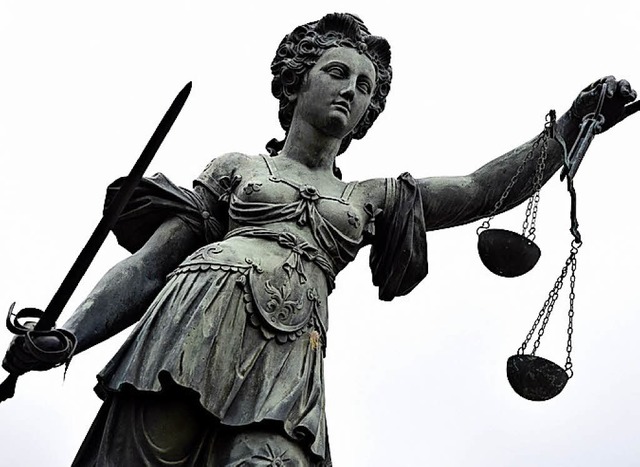 Justitia braucht Helfer.   | Foto: DPA