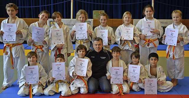 <BZ-FotoAnlauf>Judoschule:</BZ-FotoAnl...Erfolge bei der Hochrheinmeisterschaft  | Foto: zvg