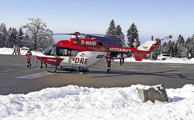 Im Einsatz: Christoph 43 landet am Die...oder per Helikopter angefordert wird.   | Foto: Hamsch